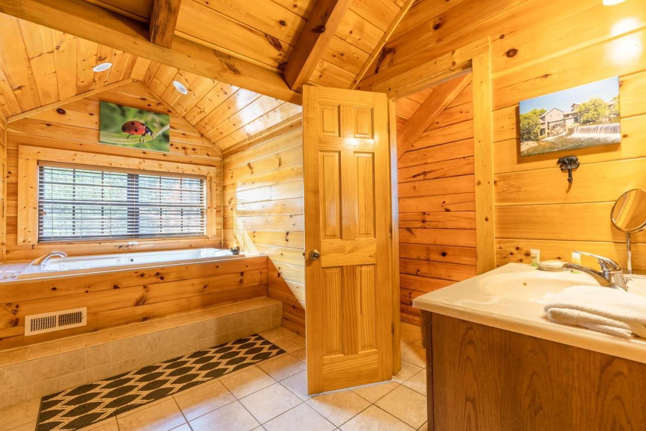 Comfort Cabin Bearway To Heaven W Private Hot Tub Пиджен-Фордж Экстерьер фото